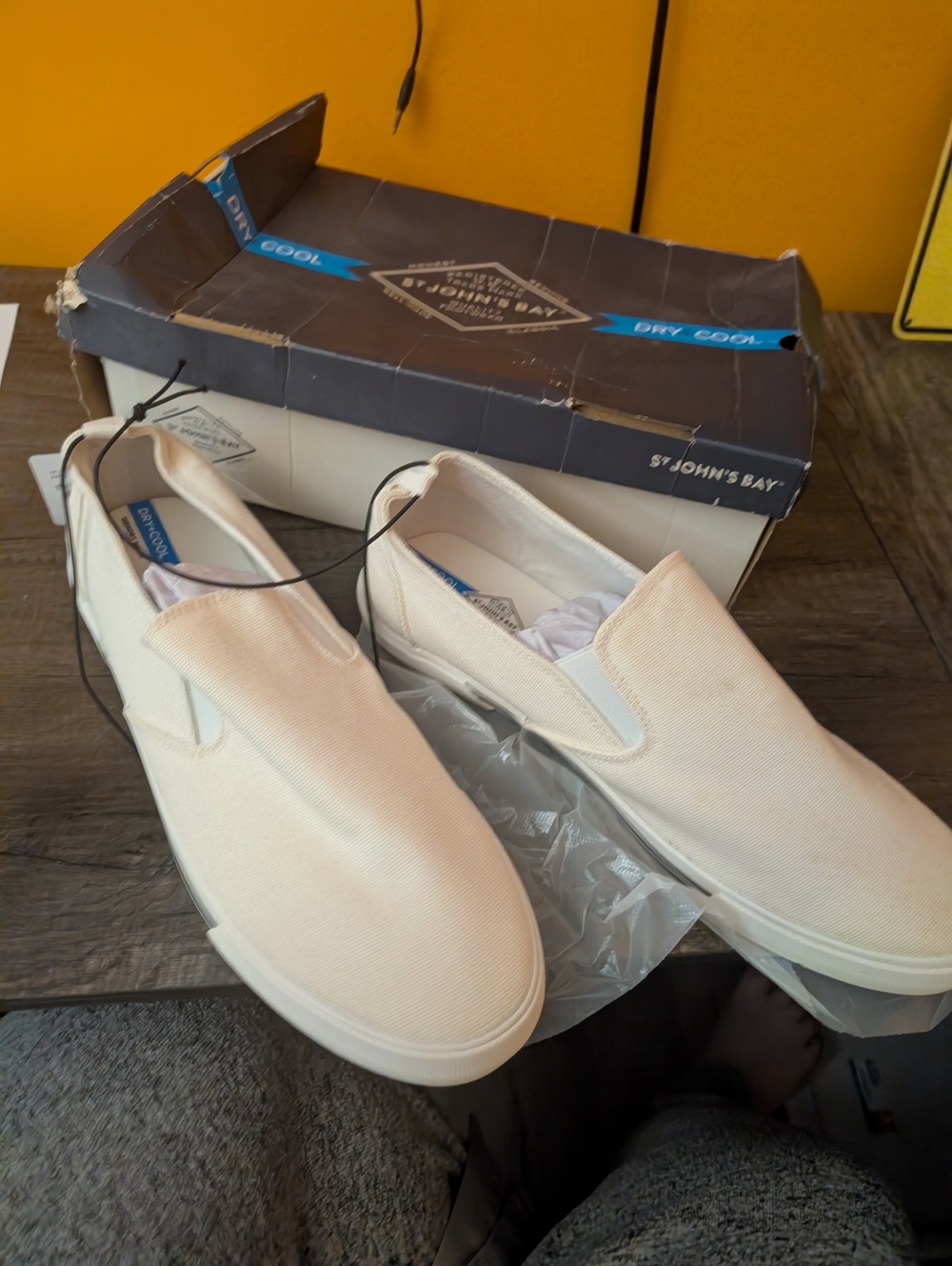 St Johns Bay Size 13 Mens Slip On Dry Cool White Slides NIB